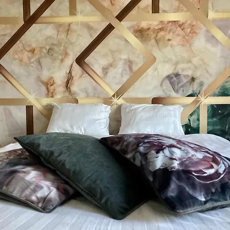 Cheriedel Bed & Breakfast & Evening Meal Art Gallery 3* Azillanet