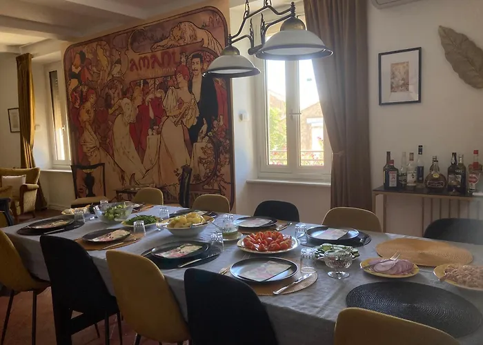 Cheriedel & Art Gallery Bed & Breakfast 3*